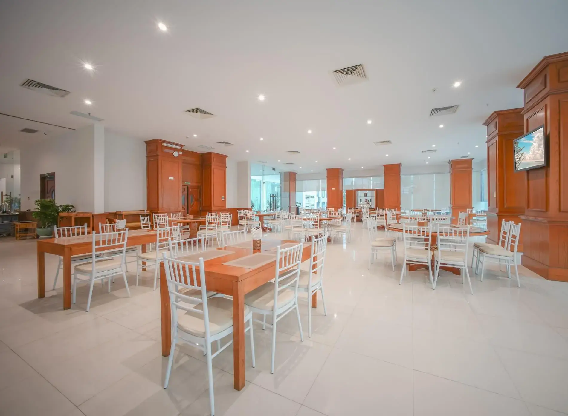 Bữa Ăn Hoàn Hảo Tại Nhà Hàng Khách Sạn I.Gallery