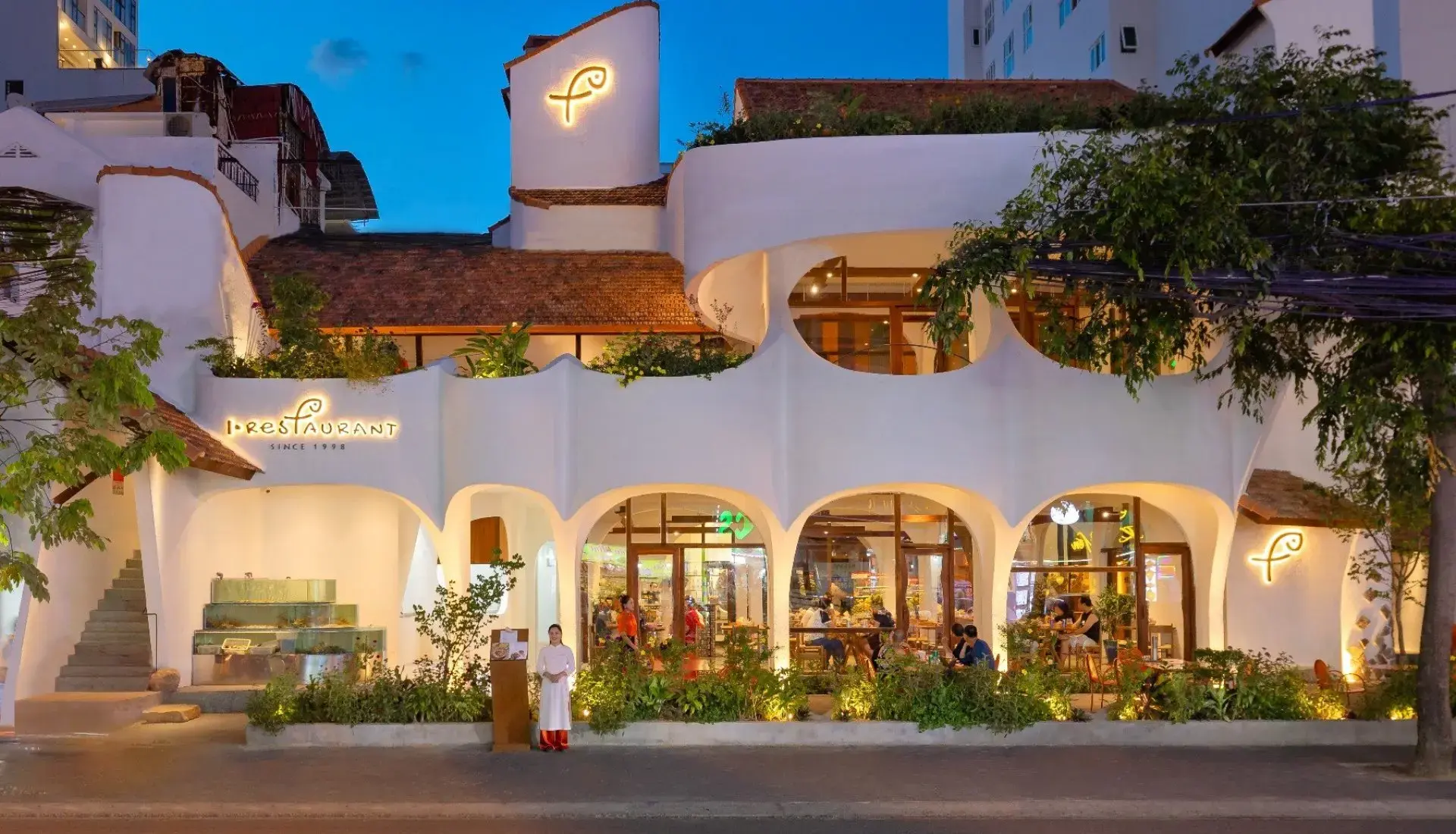 Nhà hàng I.Restaurant