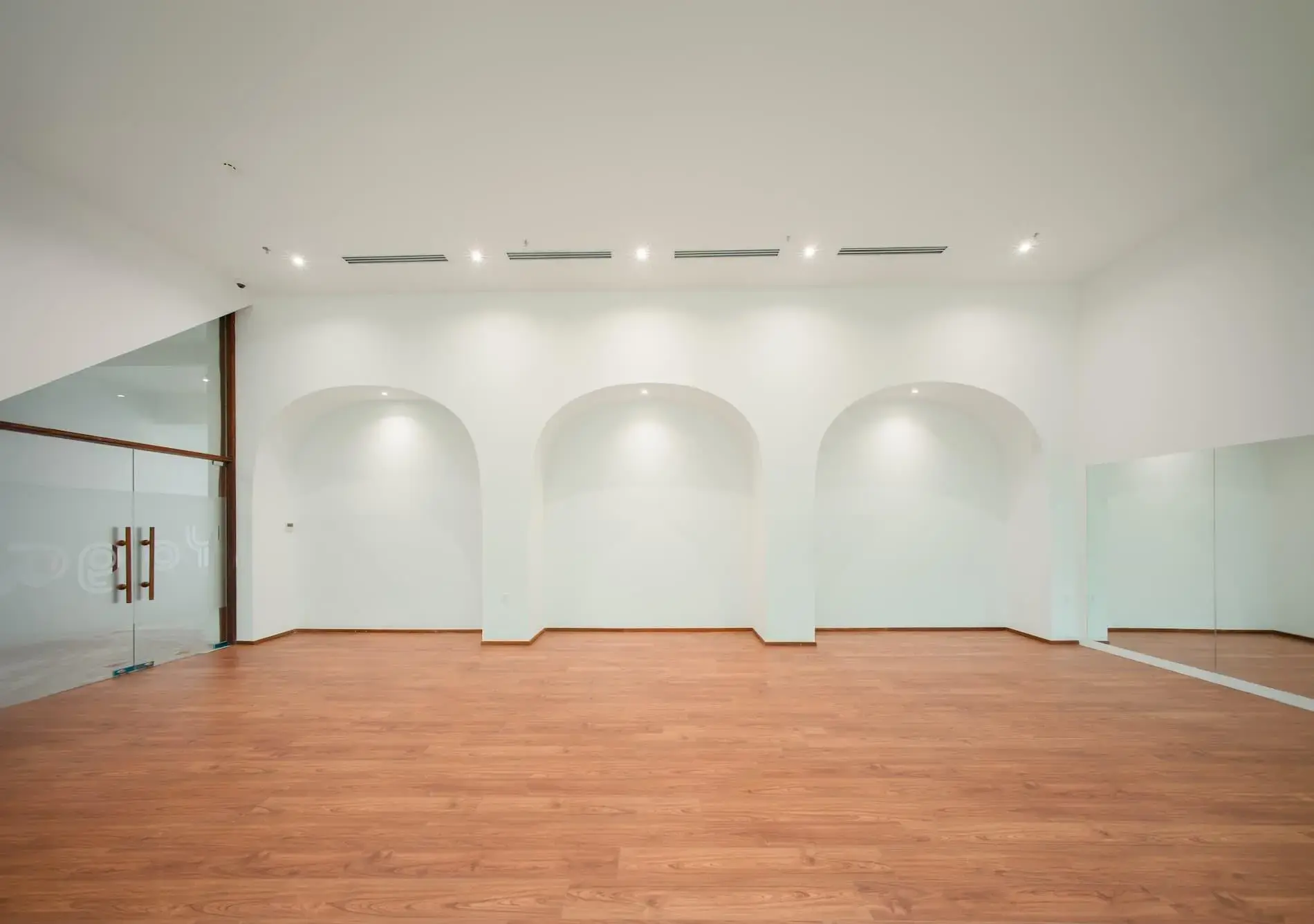 Khám Phá Sự Bình Yên Với Yoga Tại Khách Sạn I.Gallery